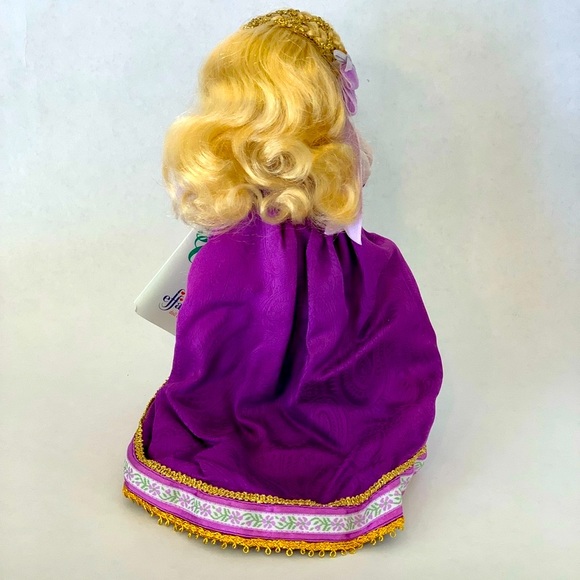 effanbee Sleeping Beauty Gallery Collection - Picture 5 of 9